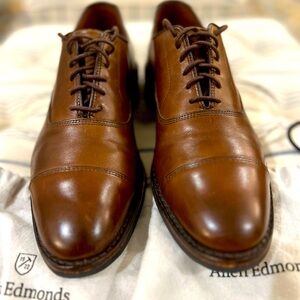Like new. Allen Edmonds Park Avenue. Brown Leather. Dainite soles. US 8.5D